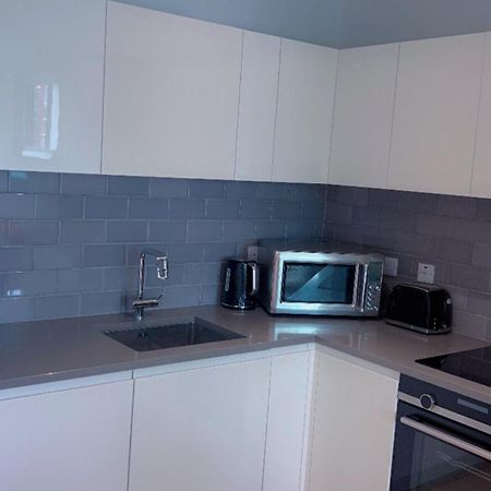Ds Rentals - Entire 1 Bedroom Apartment London Eksteriør bilde