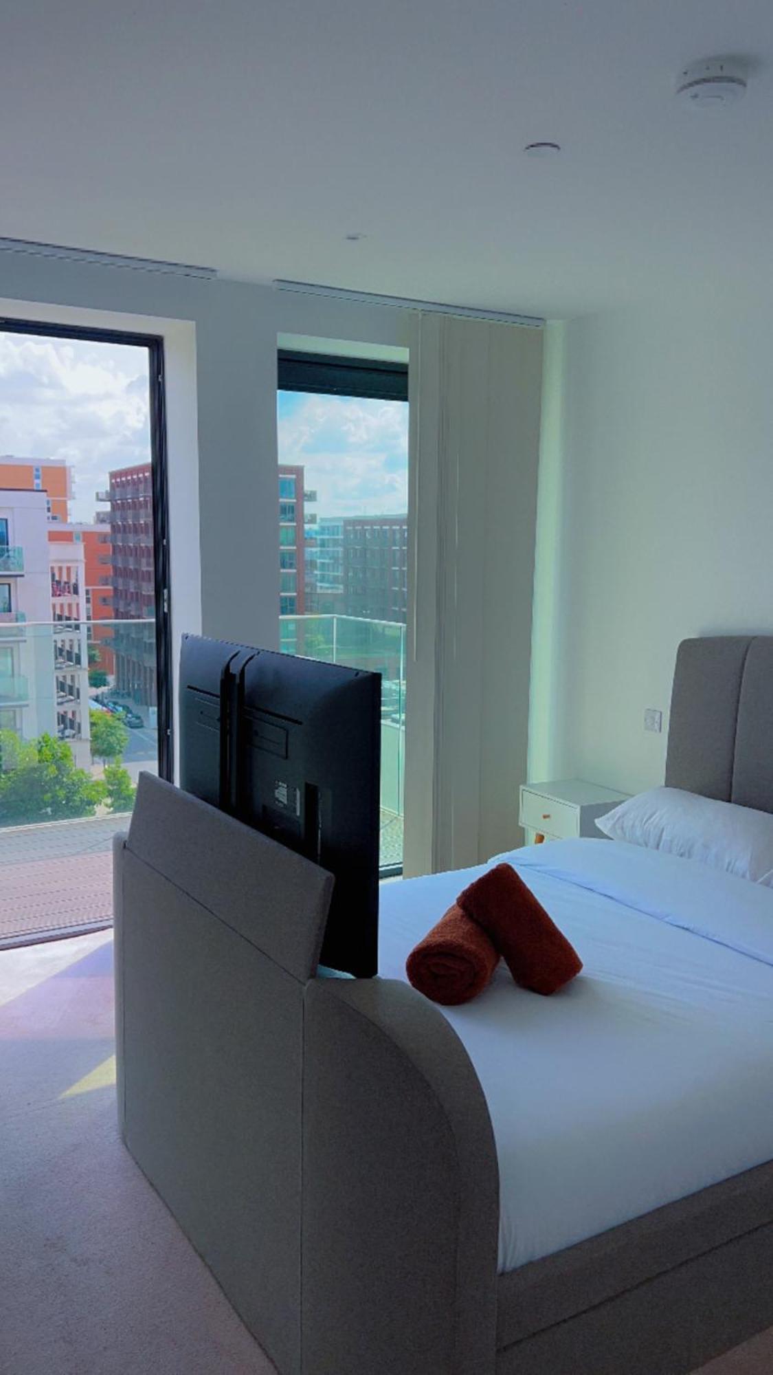 Ds Rentals - Entire 1 Bedroom Apartment London Eksteriør bilde